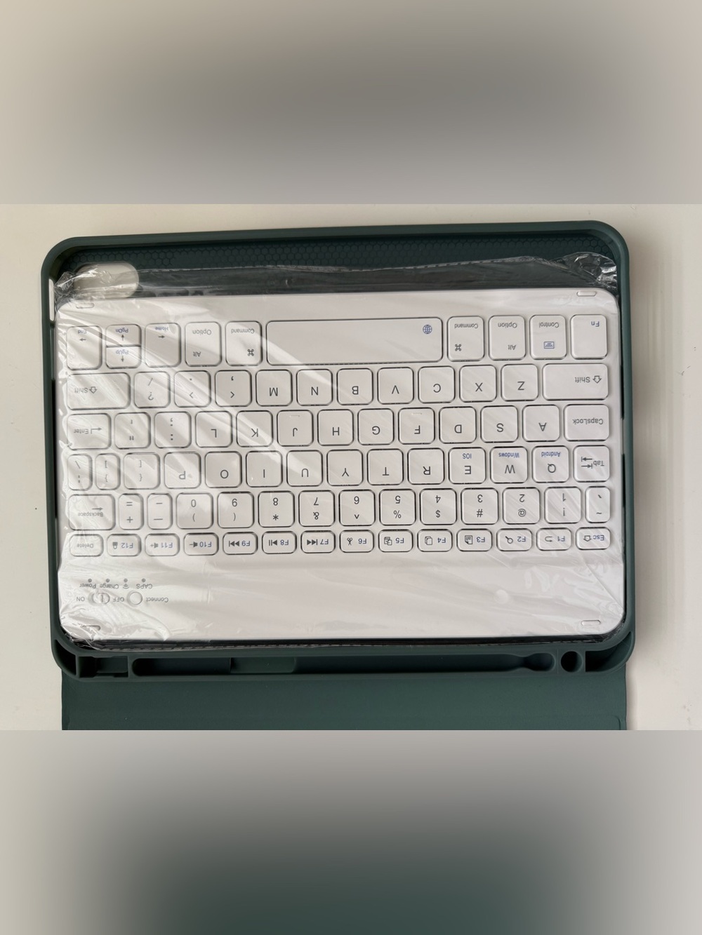 New Protective Teal Ipad Case With Keyboard- Slim Cover - Picture 6 of 14